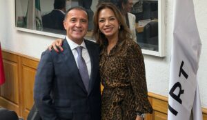 José Antonio García Herrera, presidente nacional de la CIRT y Diana Gómez, directora general de La Bella