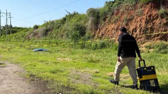 Localizan a joven sin vida con impactos de bala en el km 9 de la autopista Mazatlán-Culiacán