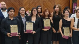 jovenes toman el cabildo de mazatlan reconocimiento