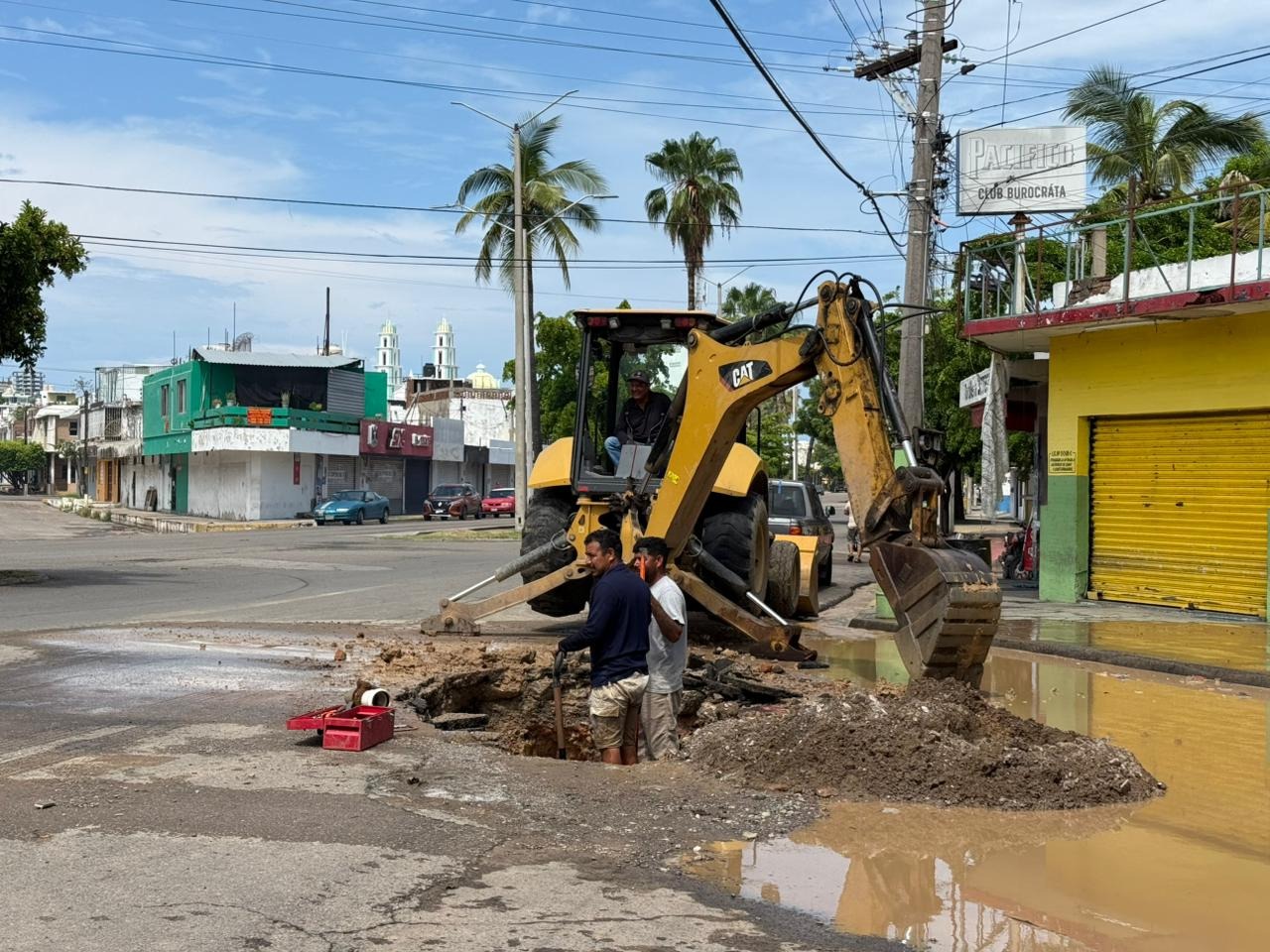 Jumapam continúa reparación de tuberías en el Centro de Mazatlán