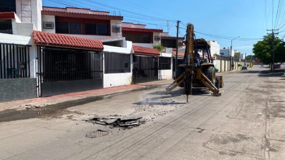 Mazatlán, Sinaloa, mete mano al drenaje; Jumapam acelera obras para recuperar el alcantarillado
