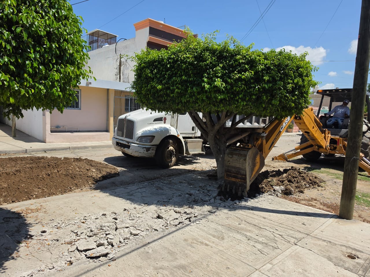 Jumapam renueva tubería en dos colonias de Mazatlán