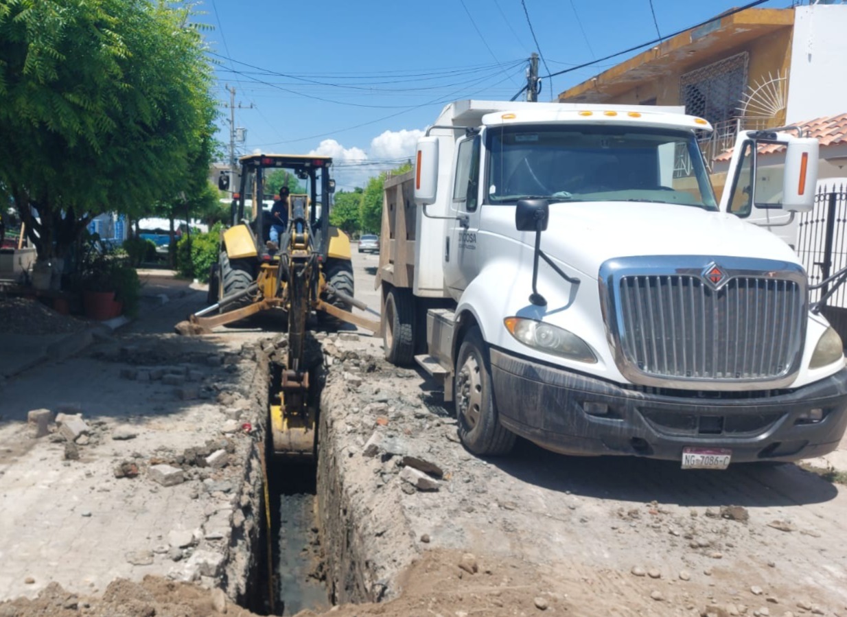 Jumapam renueva tubería en dos colonias de Mazatlán