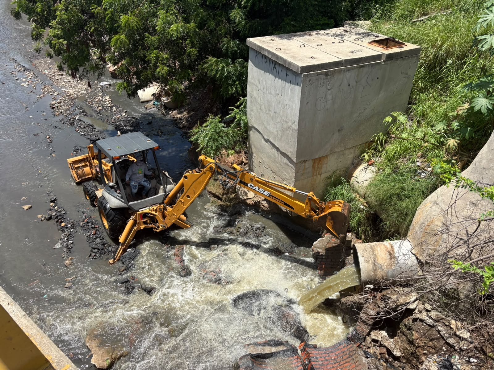 Jumapam repara drenaje en el sector Jabalines de Mazatlán
