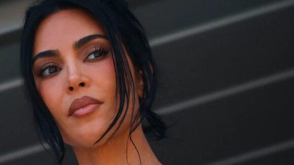 ¡Se robó un auto de lujo y otros objetos! Arrestan a hombre que irrumpió en residencia de Kim Kardashian
