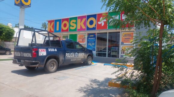 De Los Cabos a Michoacán: pareja habría asaltado dos tiendas en Guamúchil para financiar su viaje