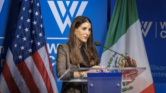 SSPC niega que Lila Abed, esposa de empresario relacionado con deportación de migrantes desde EU, sea parte de su personal