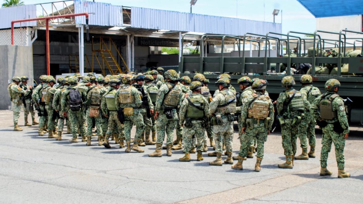 llegan 300 militares a sinaloa para reforzar la seguridad equipo
