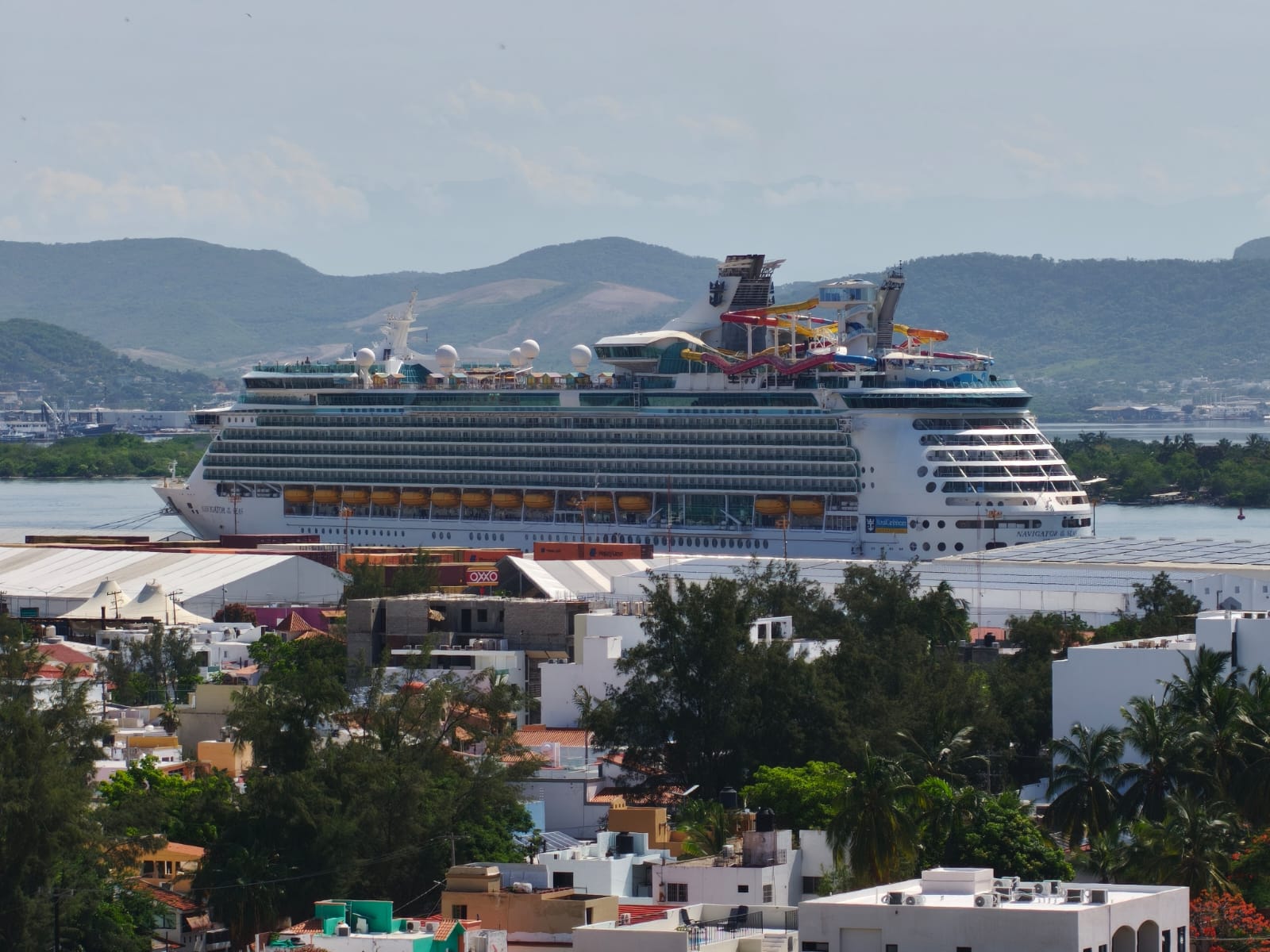 Llegan cruceristas a Mazatlán