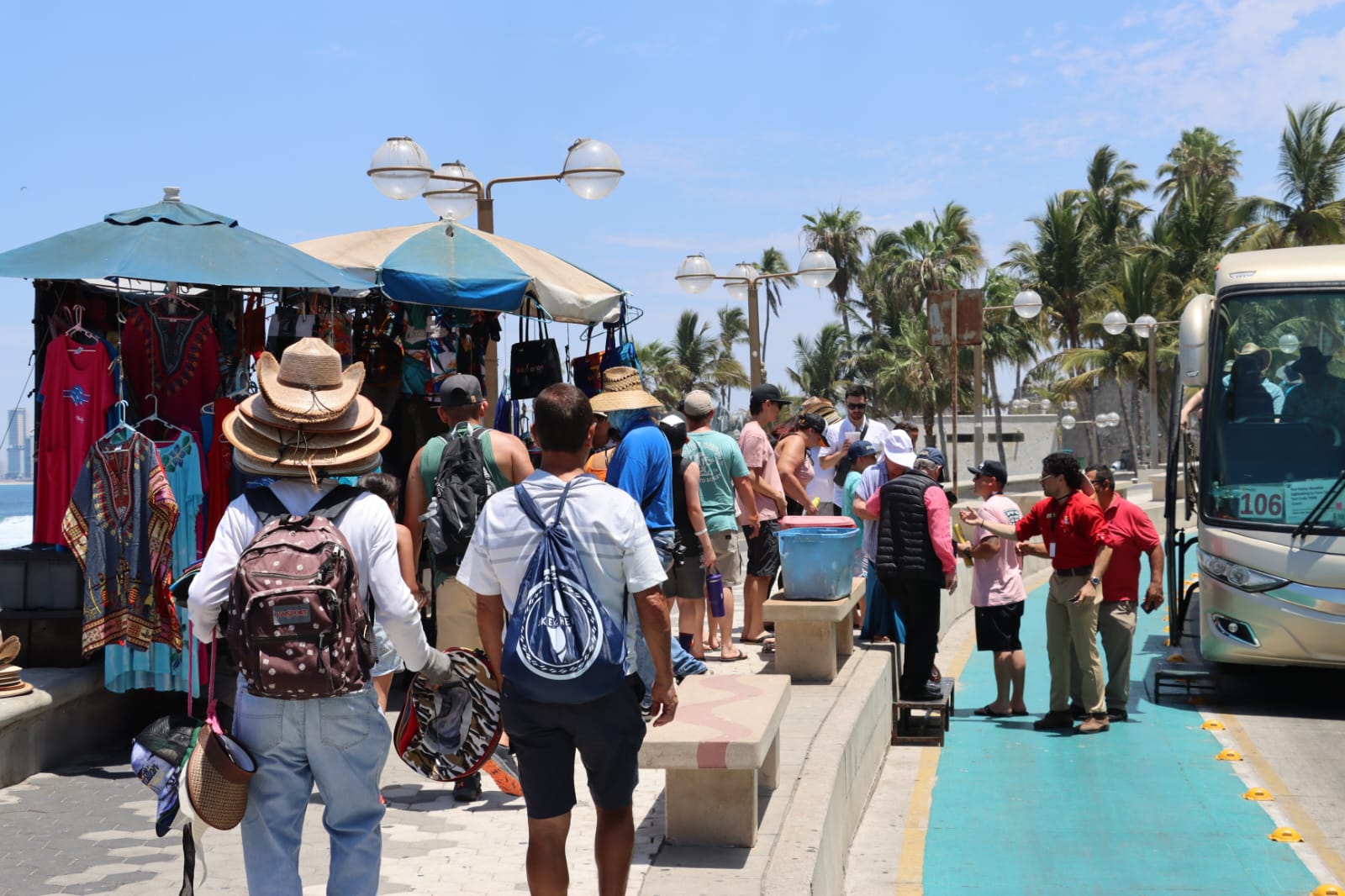 Llegan cruceristas a Mazatlán