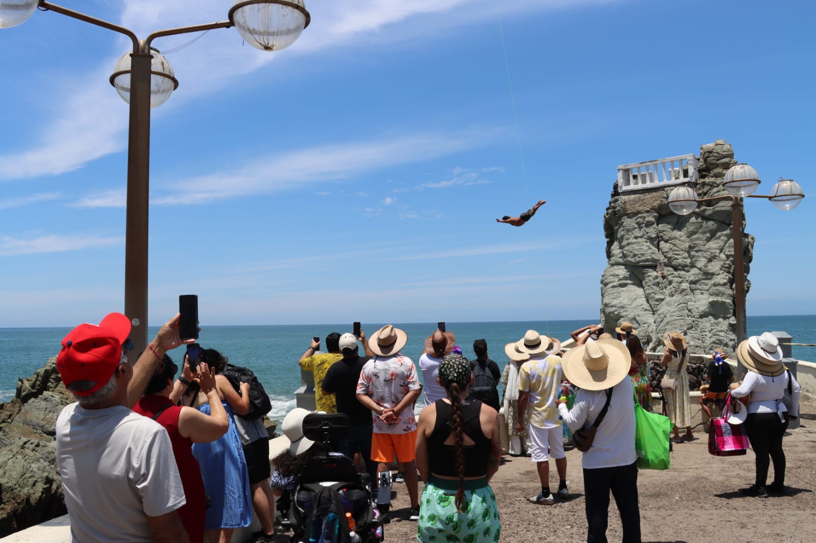 Llegan cruceristas a Mazatlán