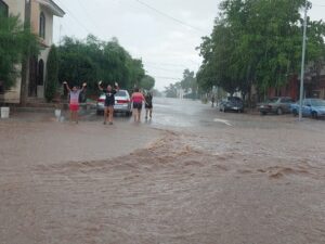 Lluvia en Guamúchil