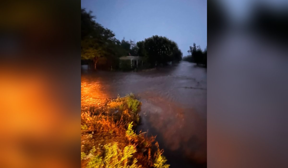 Lluvia en la comunidad Genaro Estrada, Sinaloa