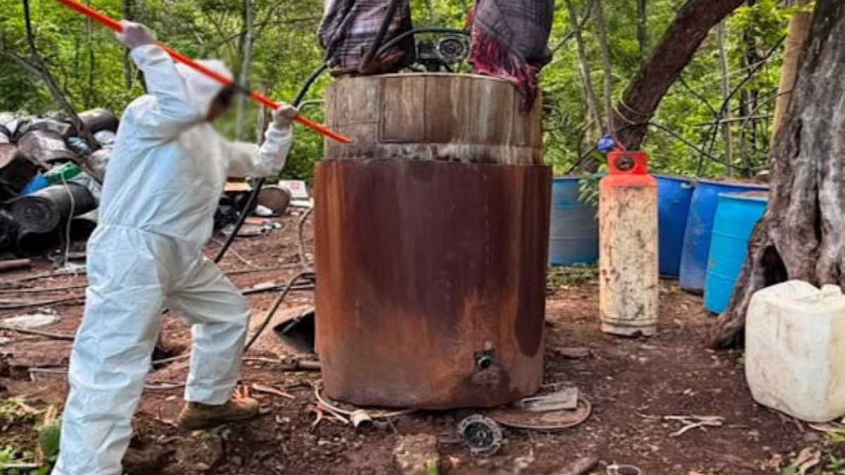 localizan 2 laboratorios clandestinos para elaborar metanfetamina en culiacan