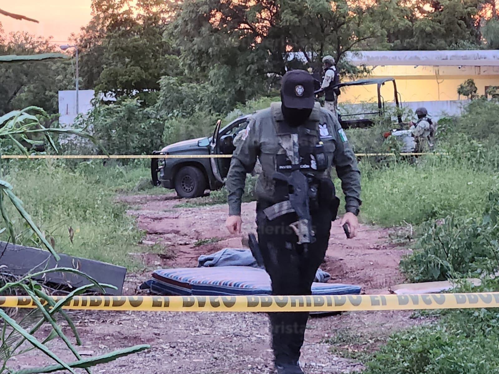 Localizan a hombre sin vida encobijado en Los Cerritos, Culiacán