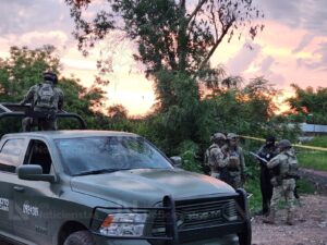Localizan a hombre sin vida encobijado en Los Cerritos, Culiacán