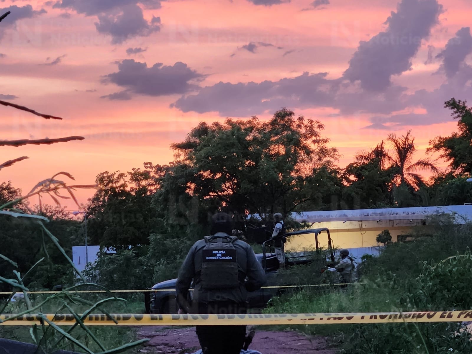 Localizan a hombre sin vida encobijado en Los Cerritos, Culiacán