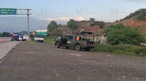 Localizan a una persona ejecutada a balazos en la carretera Culiacán-Mazatlán, en Sinaloa