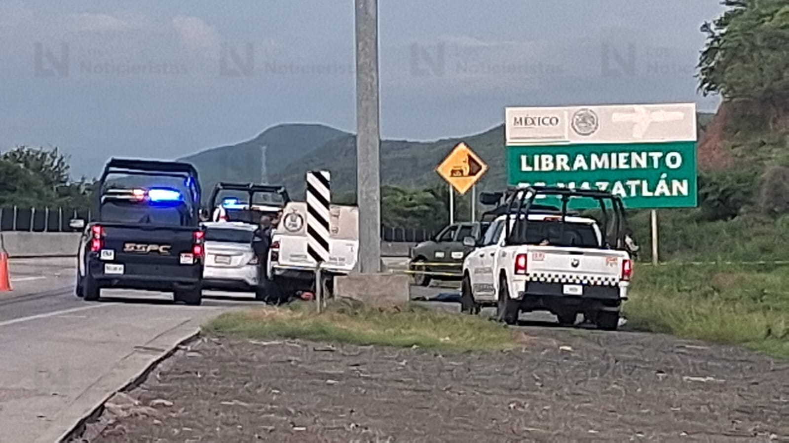 Localizan cuerpo en carretera Culiacán-Mazatlán.