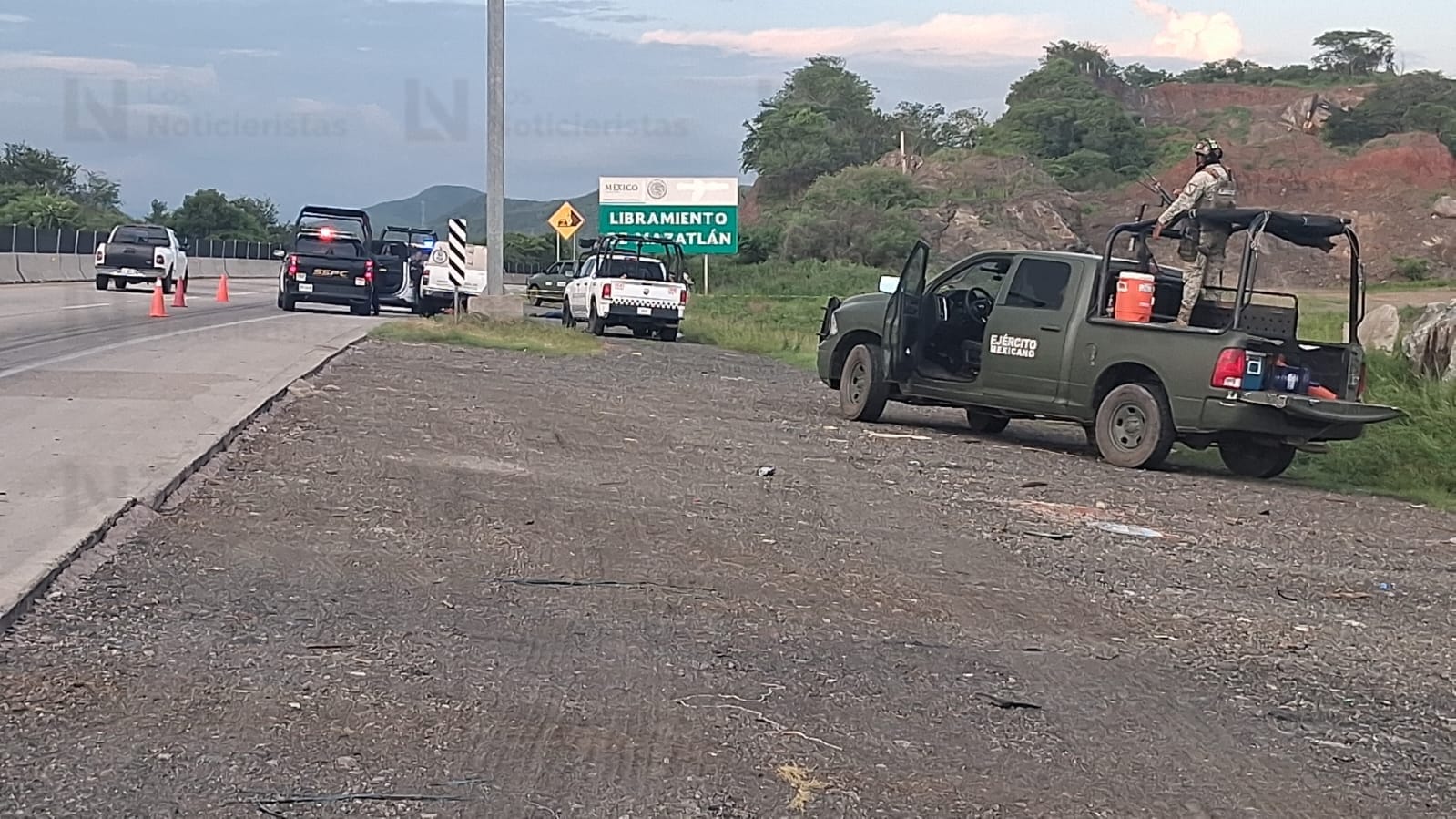 Localizan cuerpo en carretera Culiacán-Mazatlán.