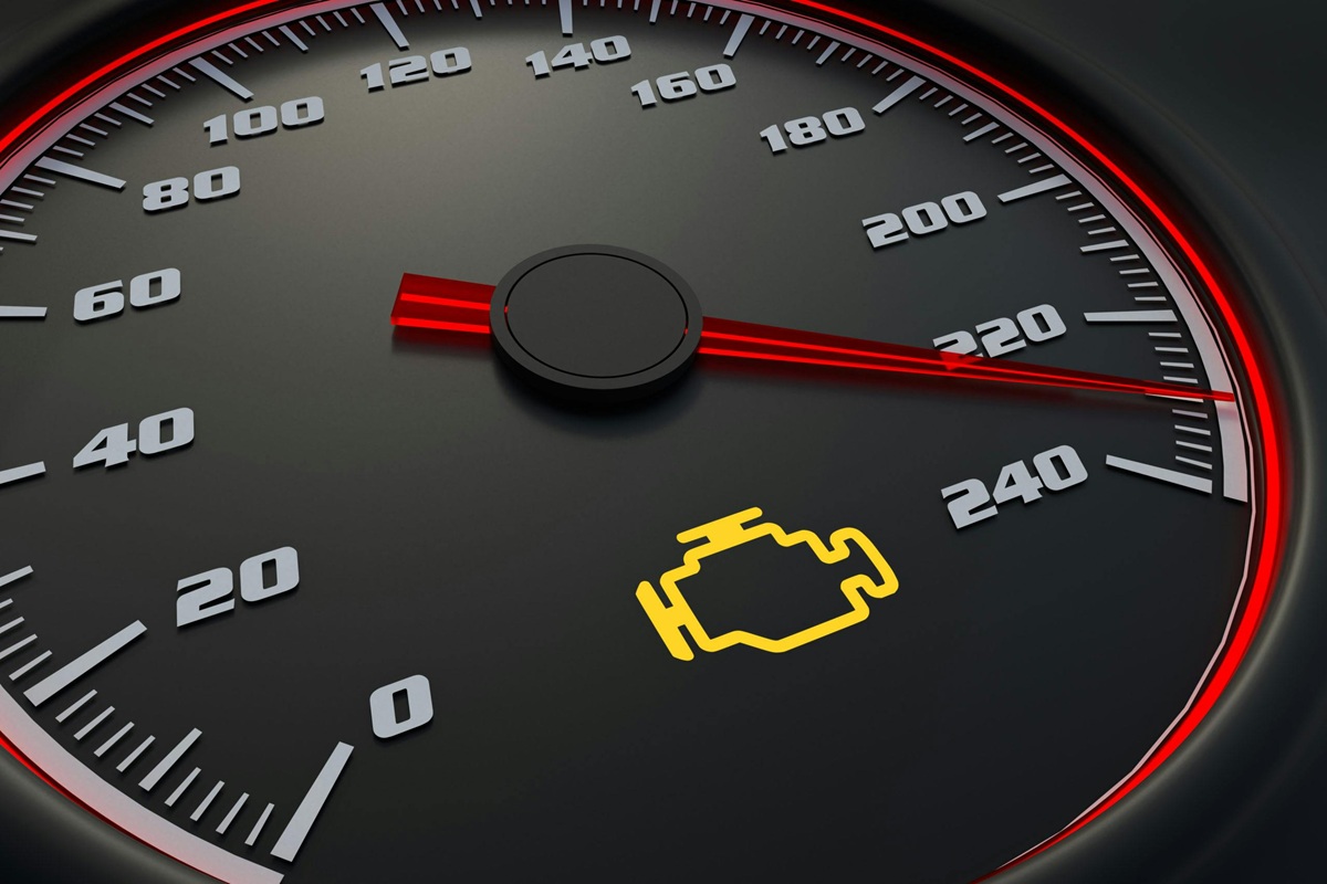 Luz check engine del carro