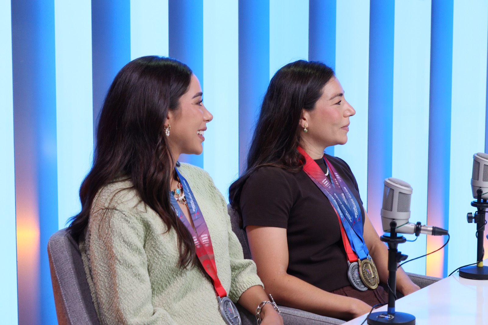 Luz Daniela y Antonieta Gaxiola en entrevista con Los Noticieristas