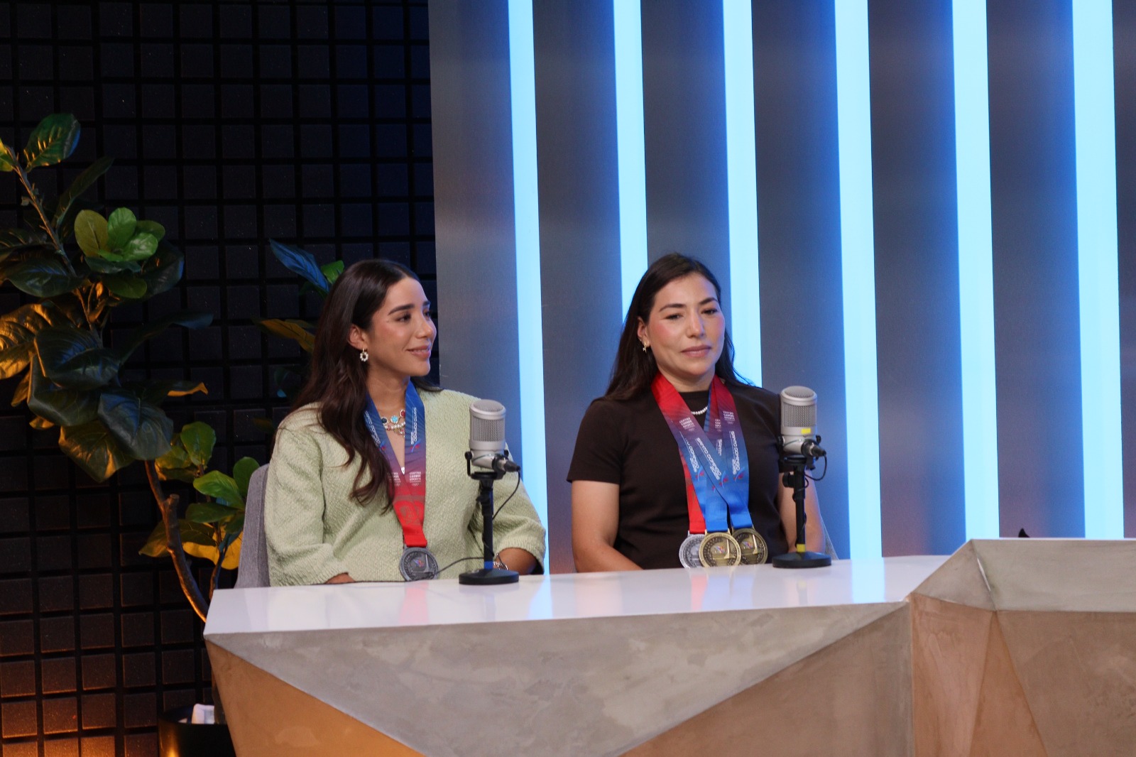 Luz Daniela y Antonieta Gaxiola en entrevista con Los Noticieristas