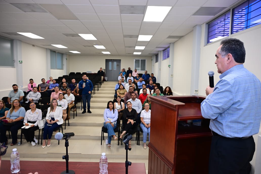 Madueña encabeza reunión con directivos de la UAS