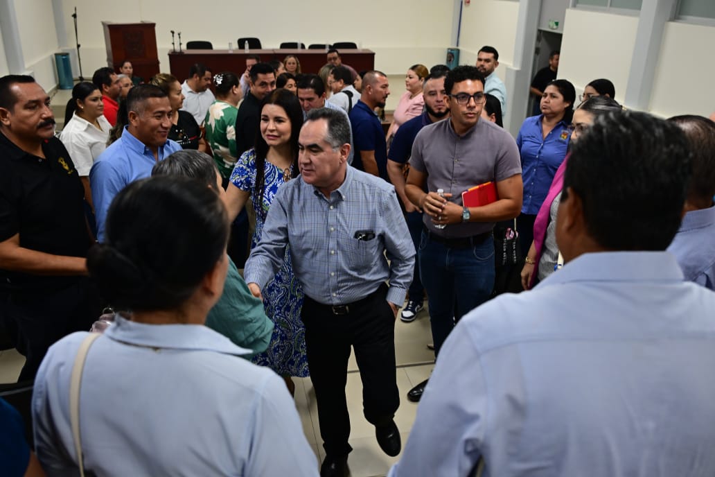 Madueña encabeza reunión con directivos de la UAS