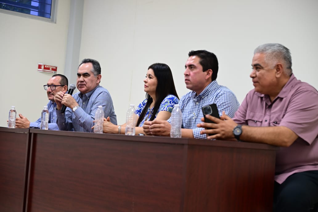 Madueña encabeza reunión con directivos de la UAS