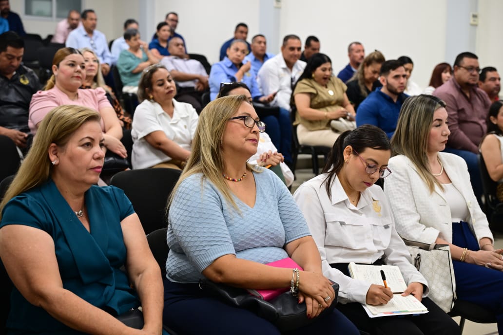Madueña encabeza reunión con directivos de la UAS