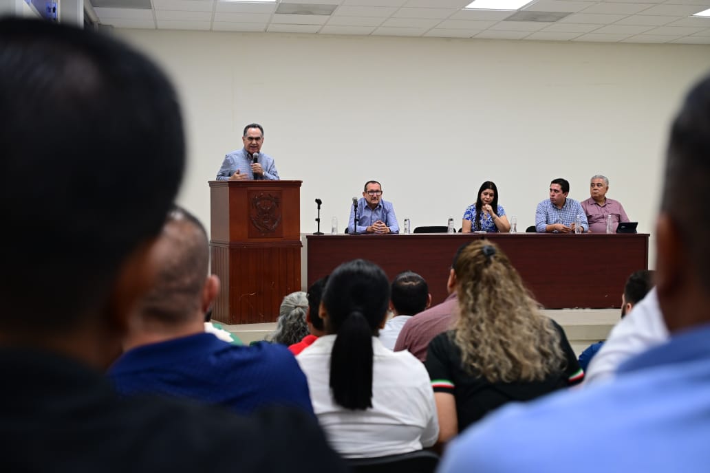 Madueña encabeza reunión con directivos de la UAS