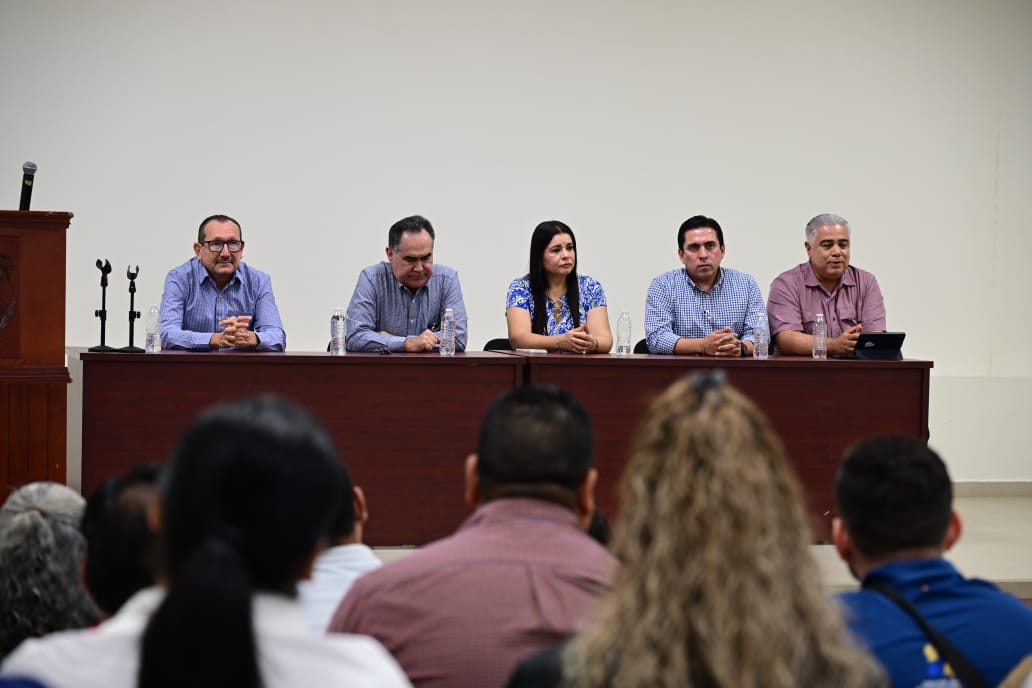 Madueña encabeza reunión con directivos de la UAS