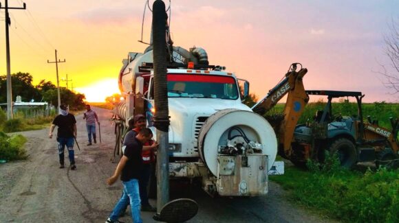 Temporada de lluvias intensifica trabajos de limpieza de drenajes en Guamúchil; Japasa refuerza labores con nuevo vactor