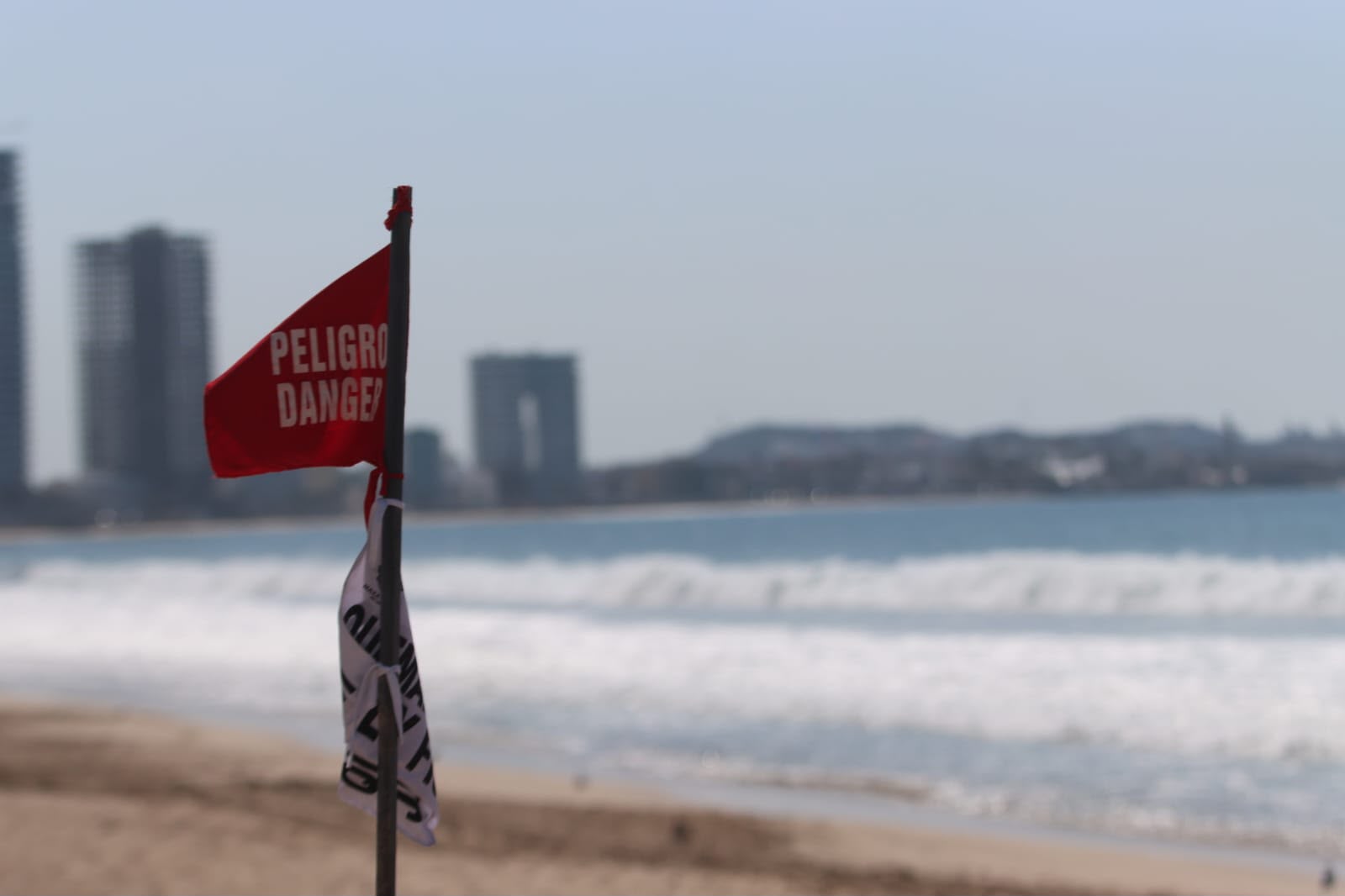 Mar de fondo en Mazatlán