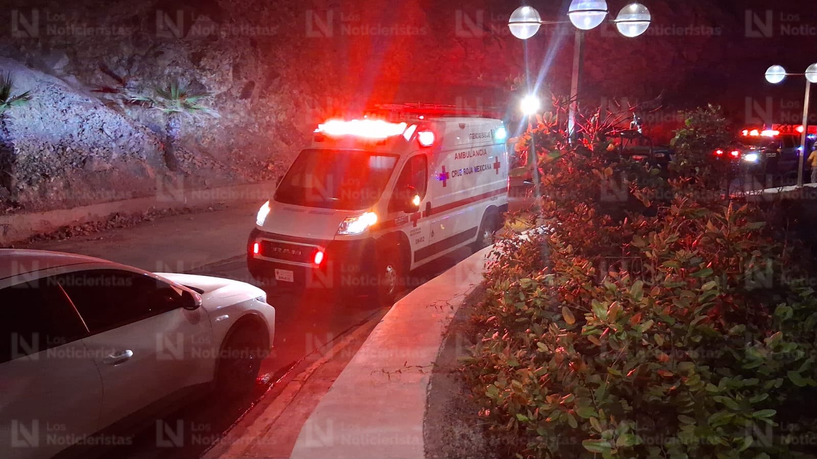 Marino pierde la vida al caer en zona rocosa del Malecón de Mazatlán