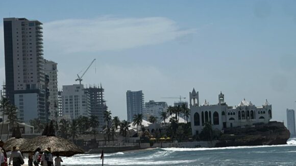 Mazatlán resiste el golpe: reservaciones de septiembre y octubre caen hasta un 25% este 2026; se espera repunte en invierno
