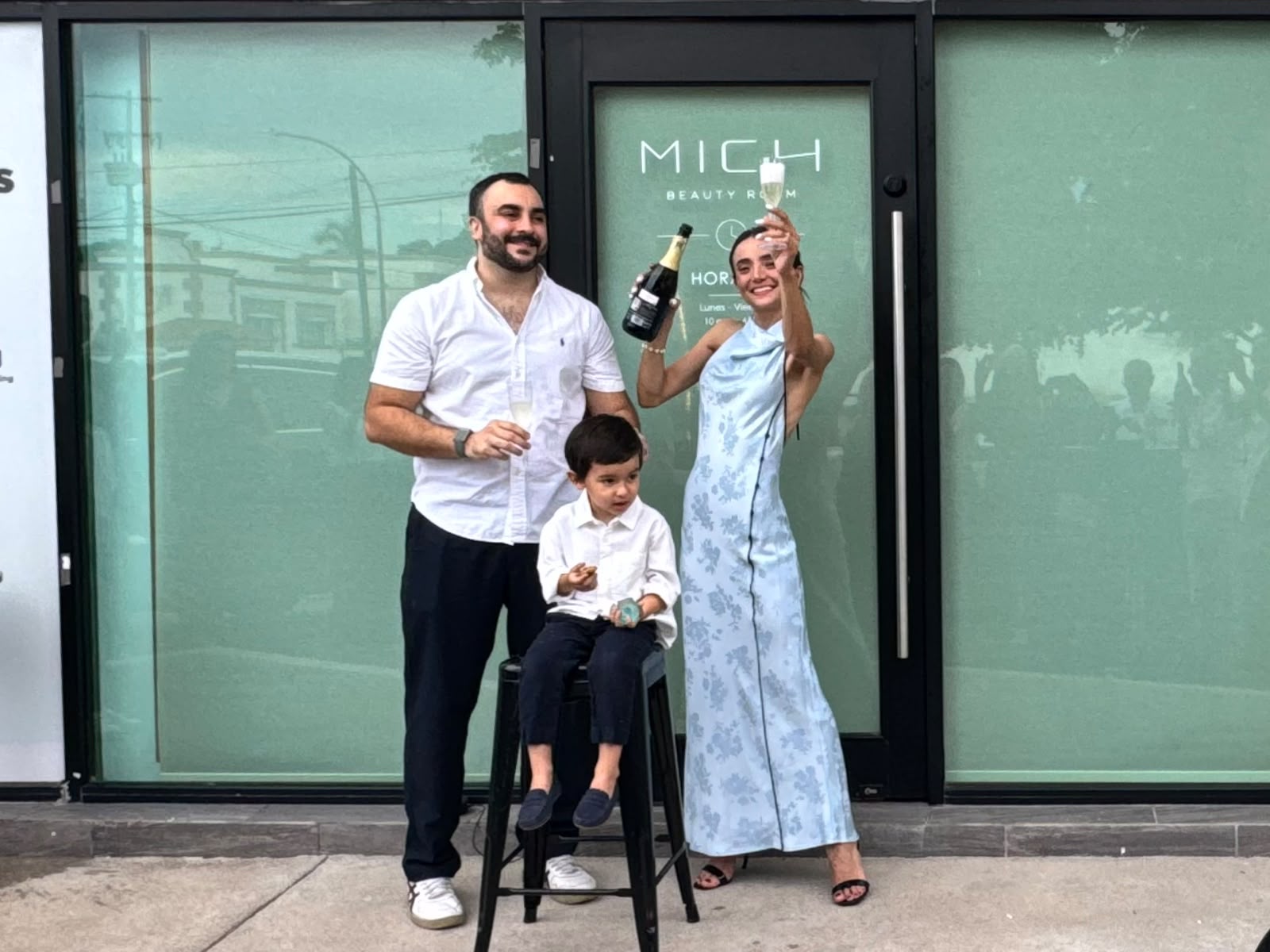 Michelle Ramos inaugura oficialmente Mich Beauty Room en Culiacán