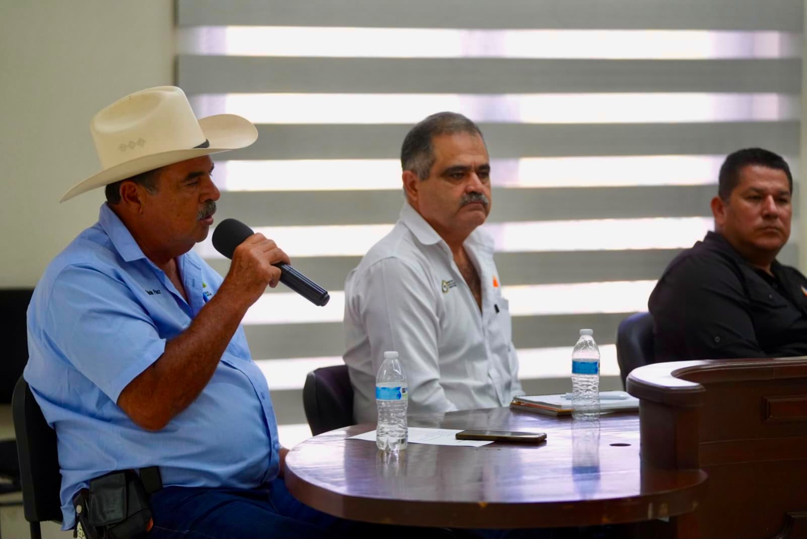 Minerva Osuna se reúne con productores del sur de Sinaloa
