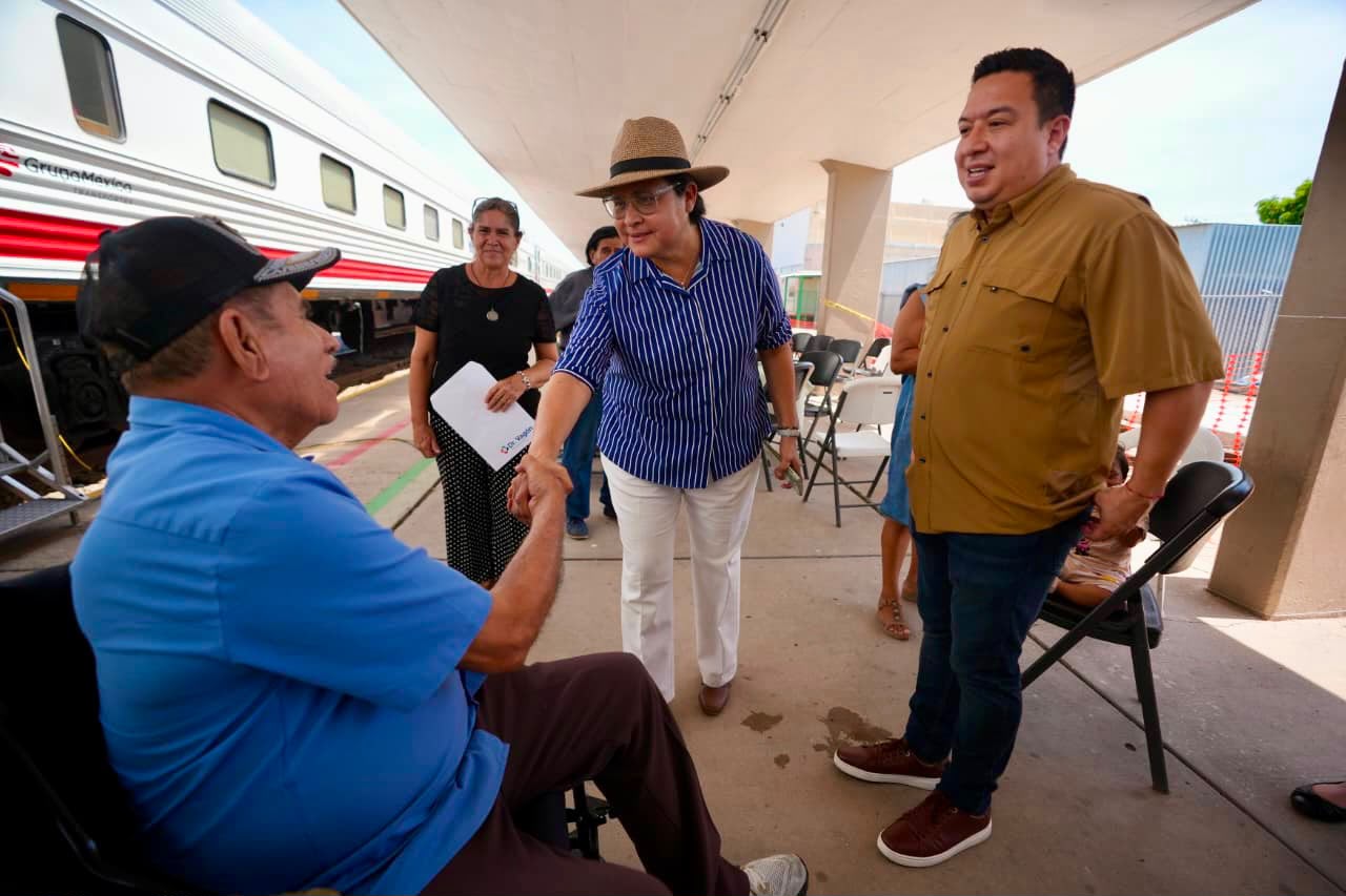 Minerva Osuna visita el Dr. Vagón en Mazatlán
