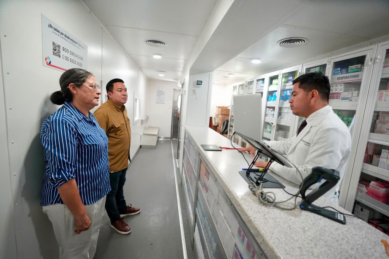 Minerva Osuna visita el Dr. Vagón en Mazatlán