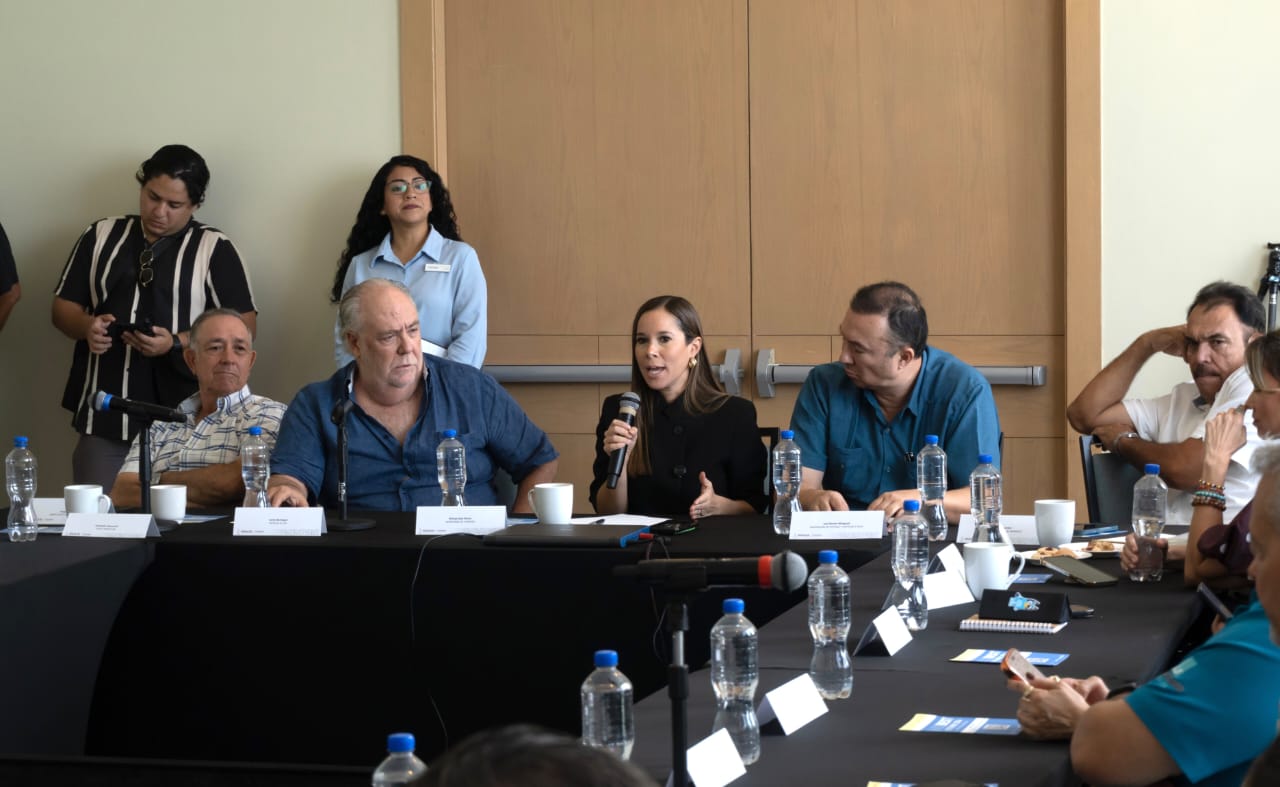 Mireya Sosa se reúne con el sector turístico de Mazatlán