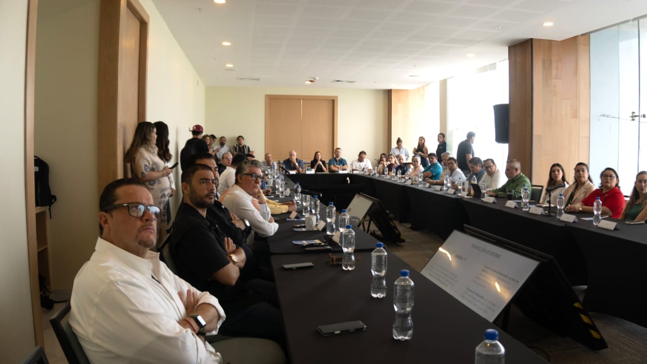 Mireya Sosa se reúne con el sector turístico de Mazatlán