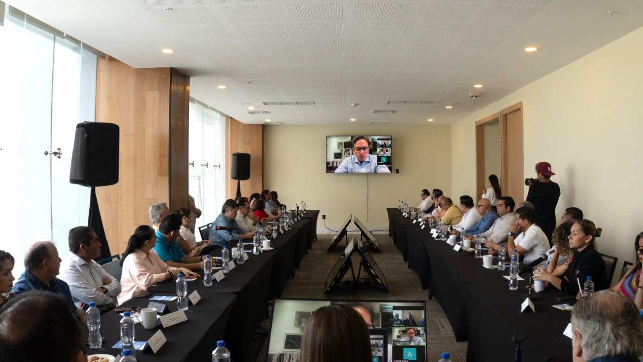 Mireya Sosa se reúne con el sector turístico de Mazatlán