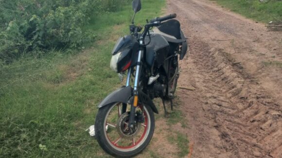 Motociclista resulta lesionado tras derrapar sobre la México 15, en Guasave, Sinaloa