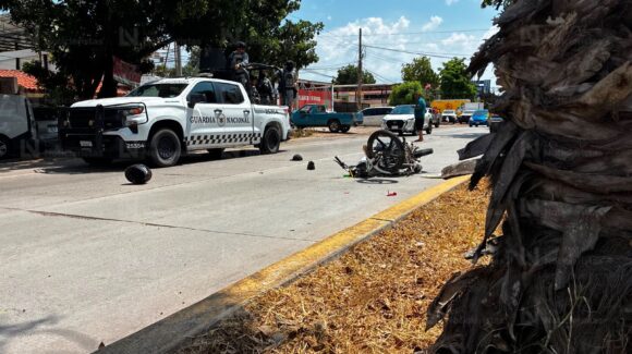 Motociclista pierde la vida tras ser arrollado por una pipa en la Mochis-Topolobampo