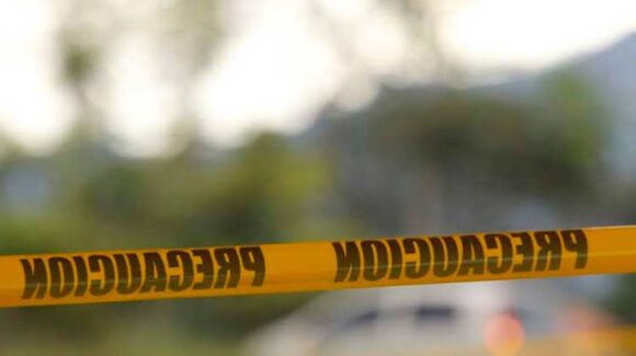 Derrapa en motocicleta y muere a un costado de la carretera Los Pozos-El Caimanero en Rosario, Sinaloa