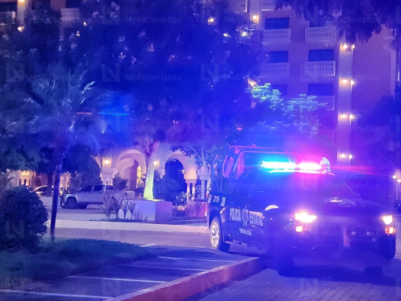Hombre muere al caer de hotel en el Desarrollo Urbano Tres Ríos, en Culiacán