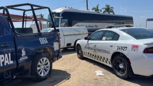 Trabajador de llantera perdió la vida al caerle un camión cuando le cambiaba una llanta en Guasave