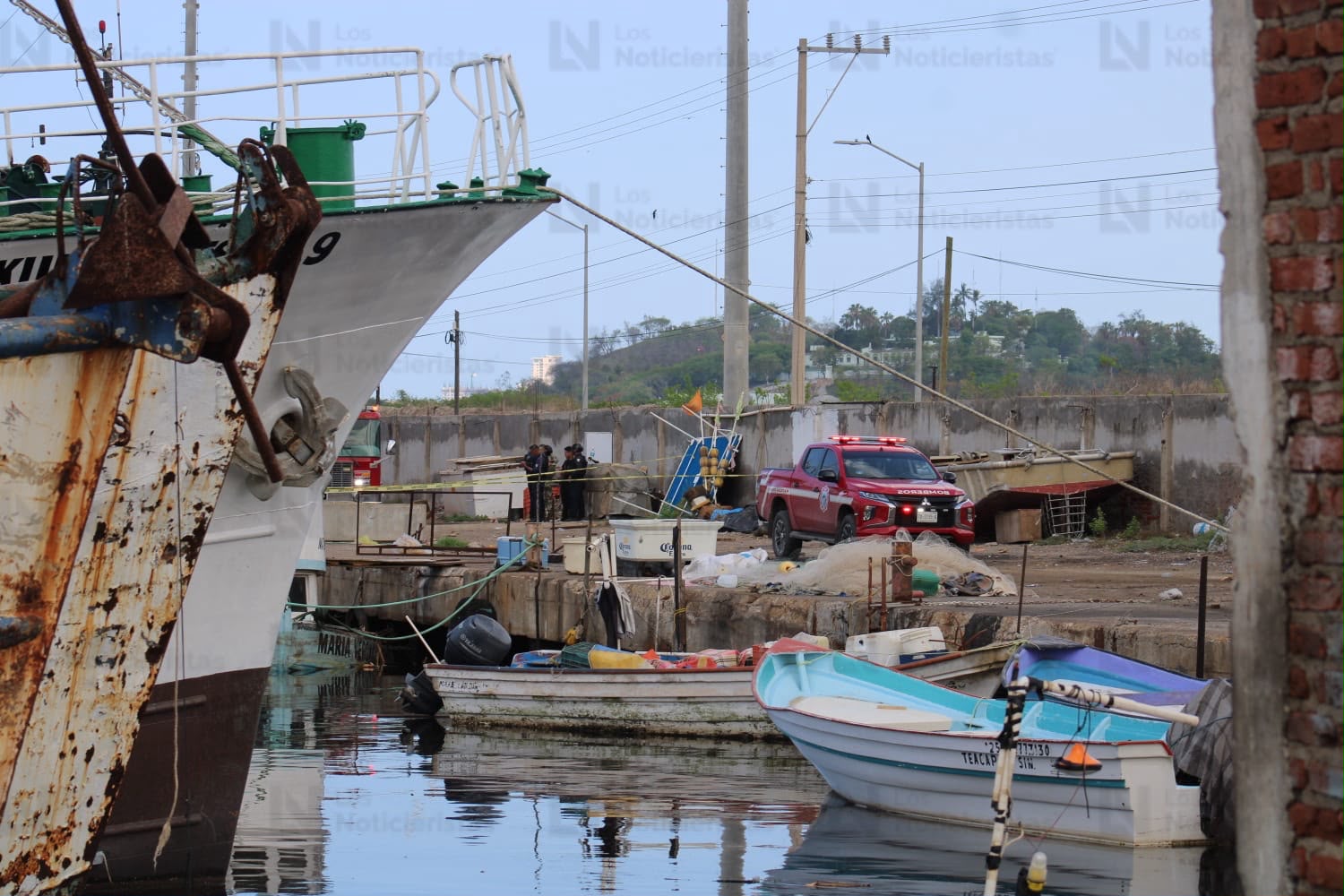 Un trabajador perdió la vida tras registrarse una explosión mientras realizaba labores de soldadura en un barco camaronero